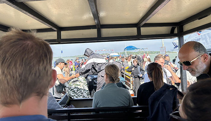 transfer from Laem Sok pier to Boonsiri office for bus