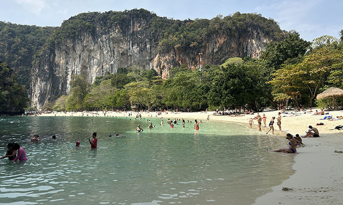 Boat tour to Hong island