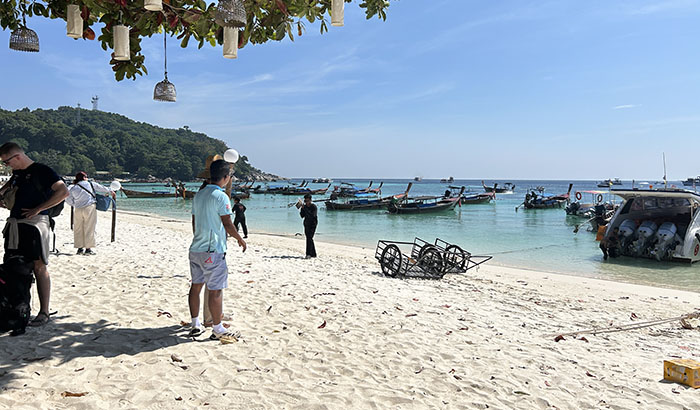 Boat arrive at Pattaya Beach Koh Lipe