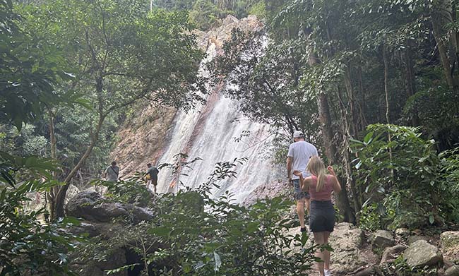 Na Muang Waterfall 1