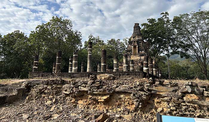 Wat Khao Phra Bat Noi