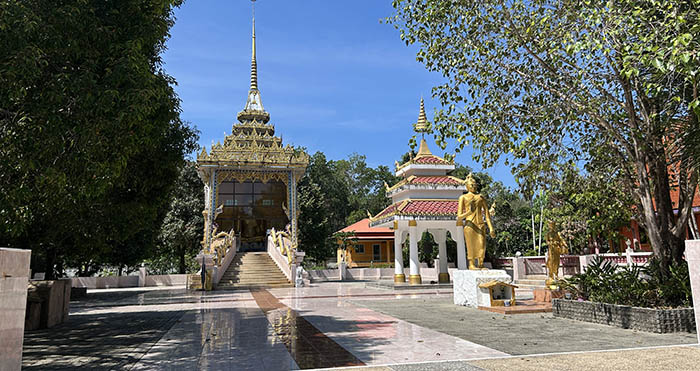 Wat Phadung Tham Phothi