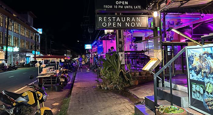 Bars south of White Sand Beach