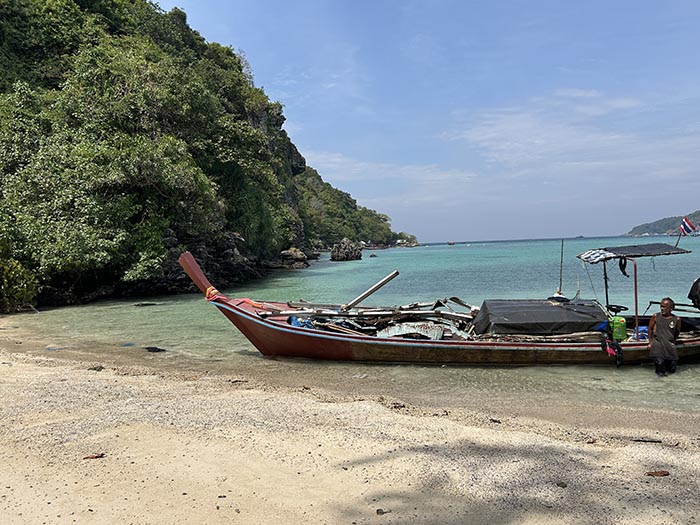 beach walking from Loh Lana to Nui Bay