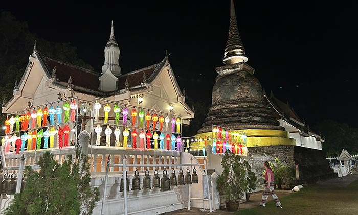 Chedi at Wat Traphang Thong