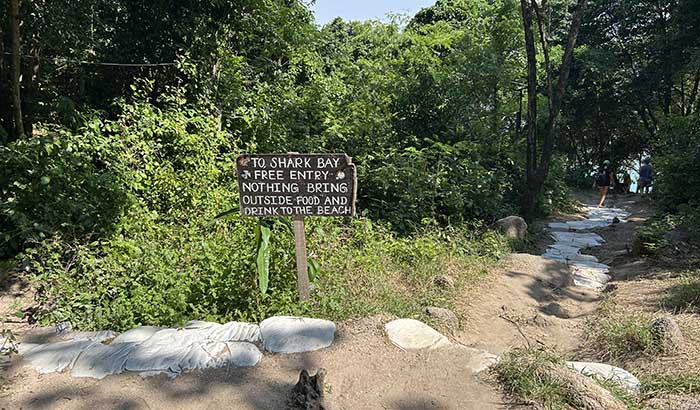 free entrance sign to Shark Bay