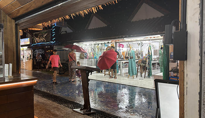 rain on Walking Street