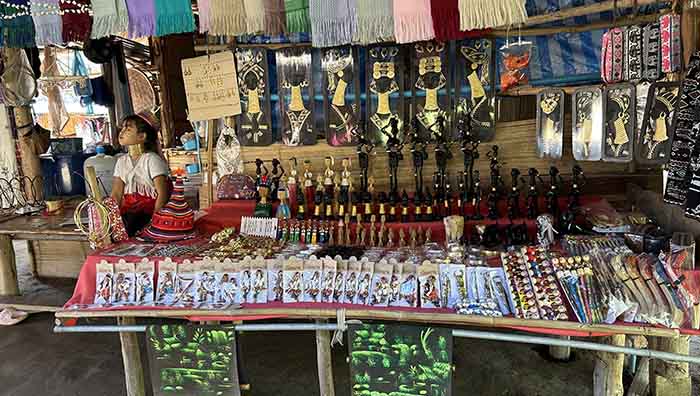 Long Neck Karen Village