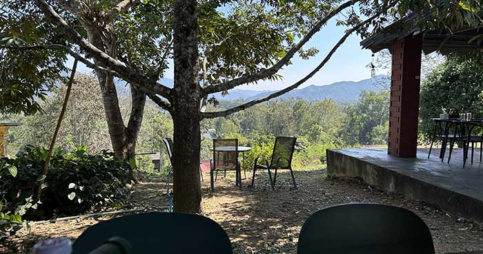 restaurant near Pa La-U Waterfall