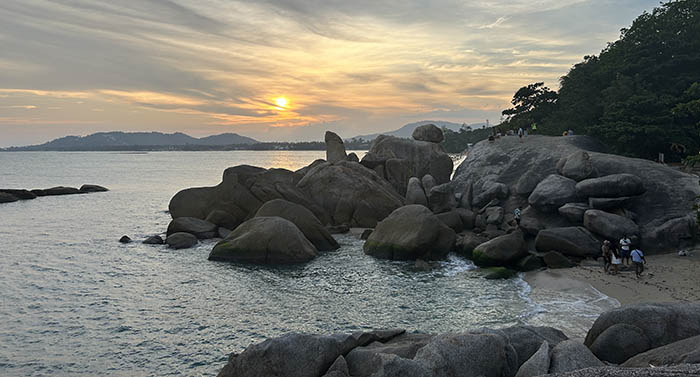 Hin Ta Hin Yai at sunset