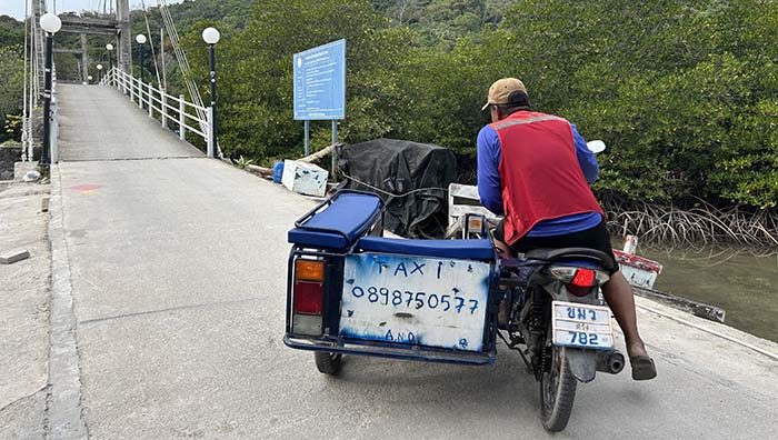 taxi at Laem Tong Beach