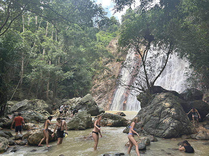 Na Muang Waterfall 1