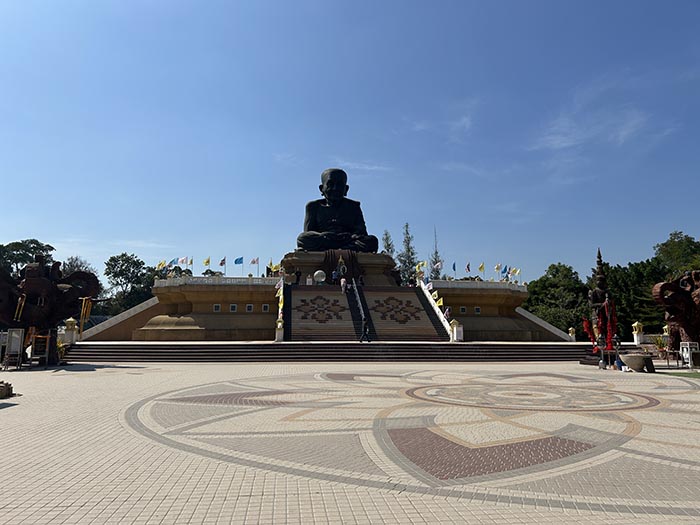  Wat Huay Mongkol