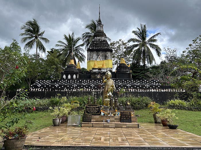 Wat Phu Khao Noi
