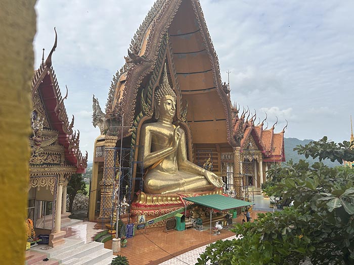 Wat Tham Suea 
