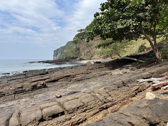 Coastal trail Tonsai and Loh Ba Kao