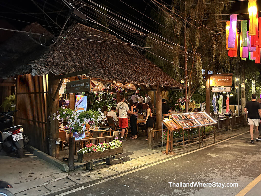 Restaurant on Pai Walking Street