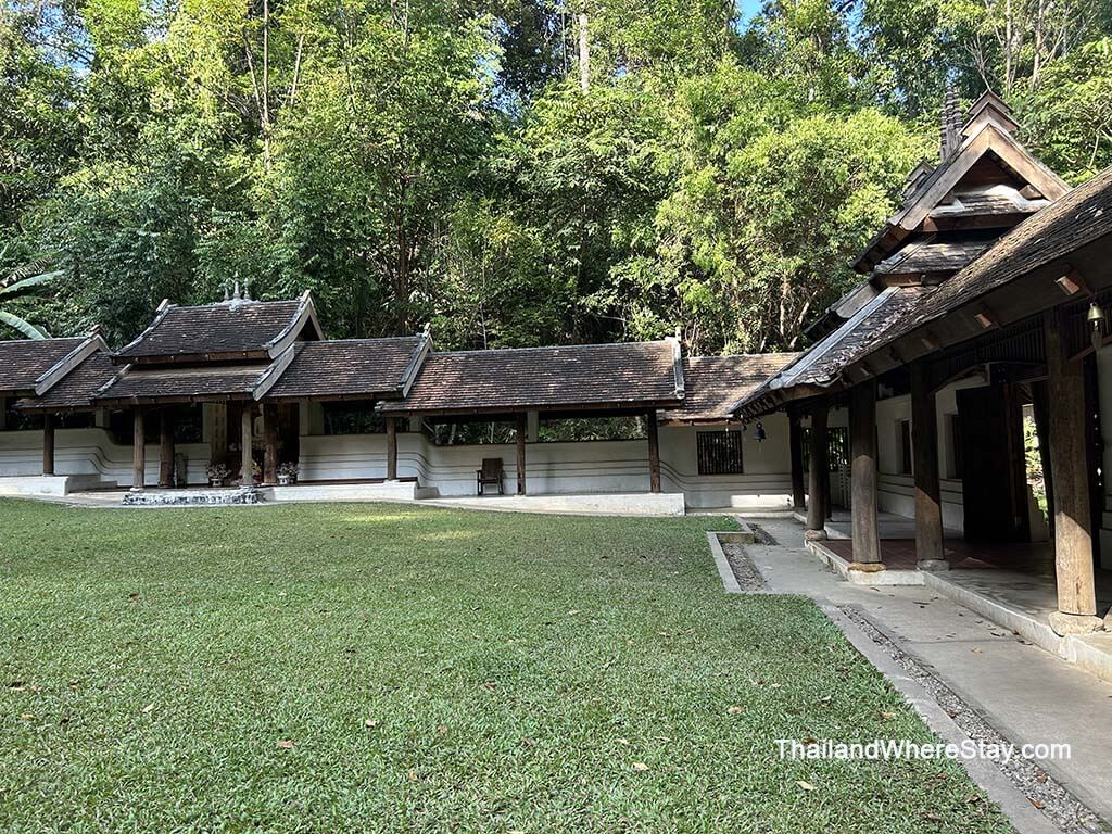 Temple Halls at Wat Pha Lat