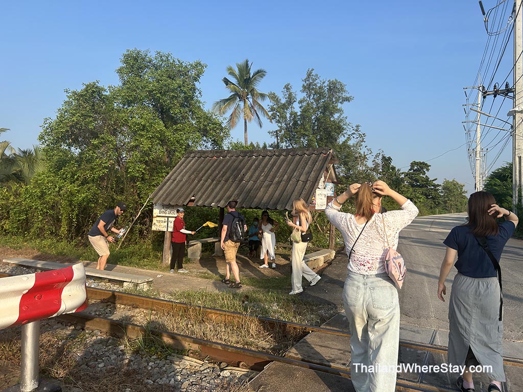 Bangsikhot Railway Station