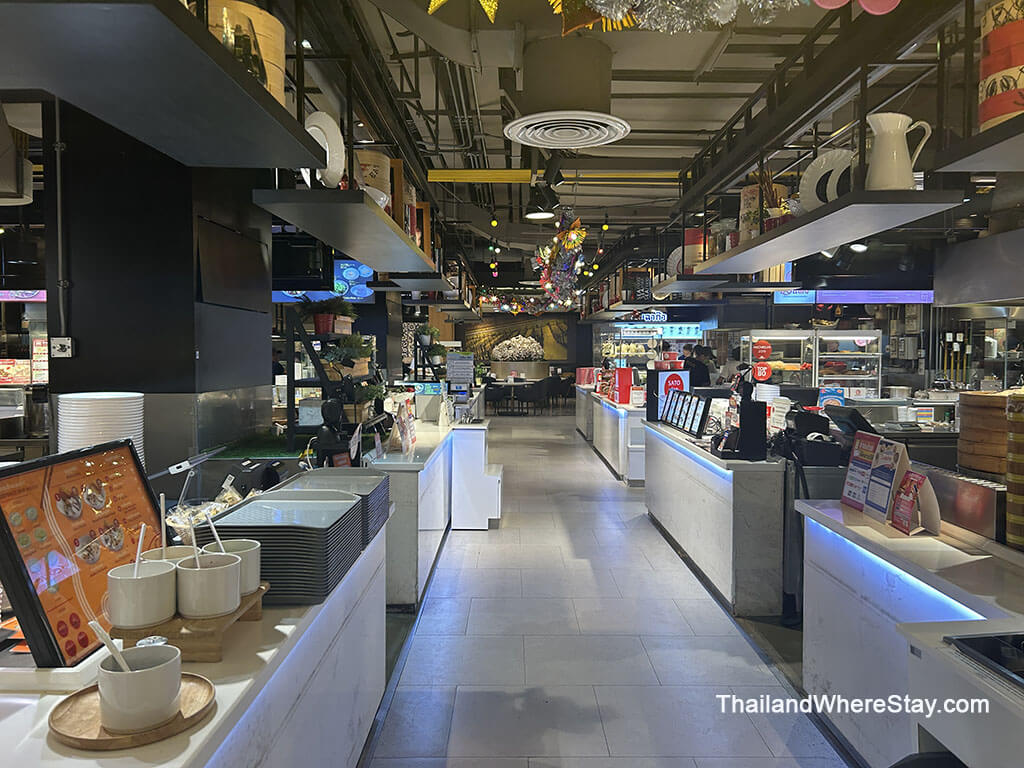 Food court in Emporium