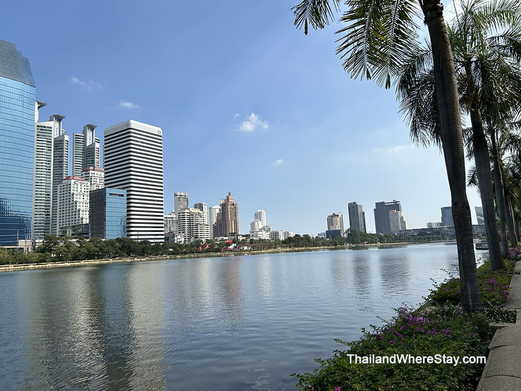 Lake at Benchakitti Park