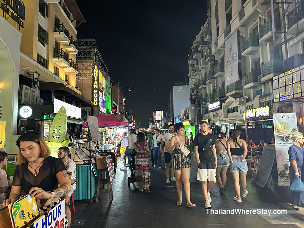 lots of people on Khao San Road