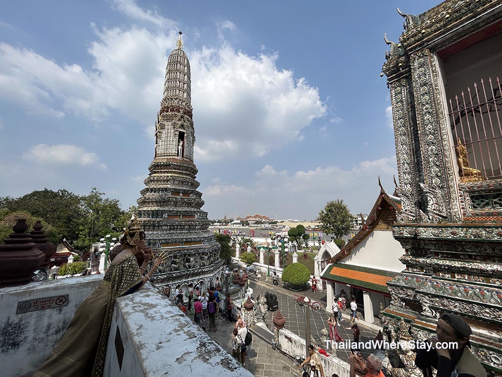 views of iconic Wat Arun Temple