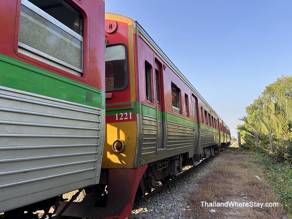 train to Mae Klong