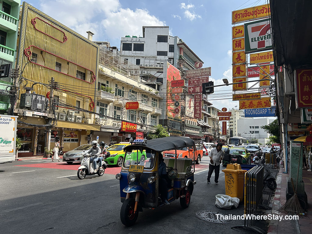 Tuk tuk in Chinatown