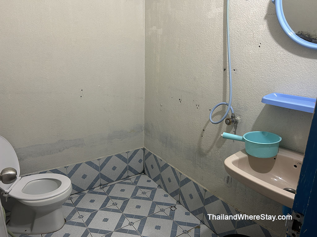 Bathroom at Daya beach resort