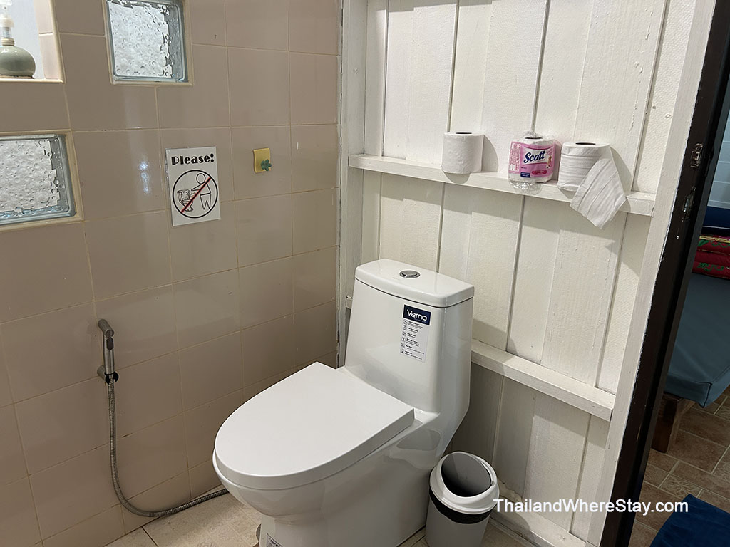 bathroom the River Retreat Koh Mak