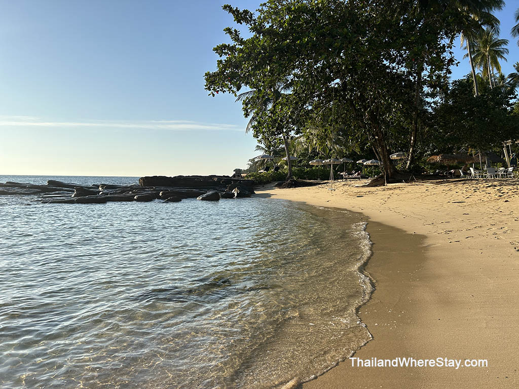 Beach at Shantaa resort