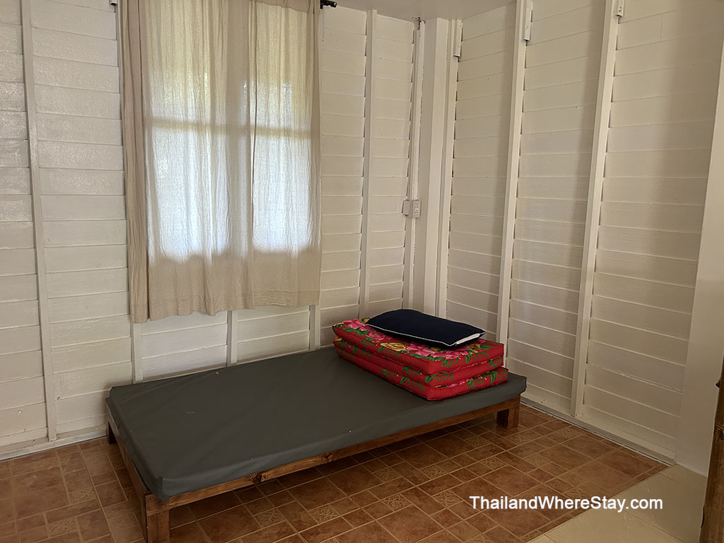 extra bed at the River Retreat Hotel