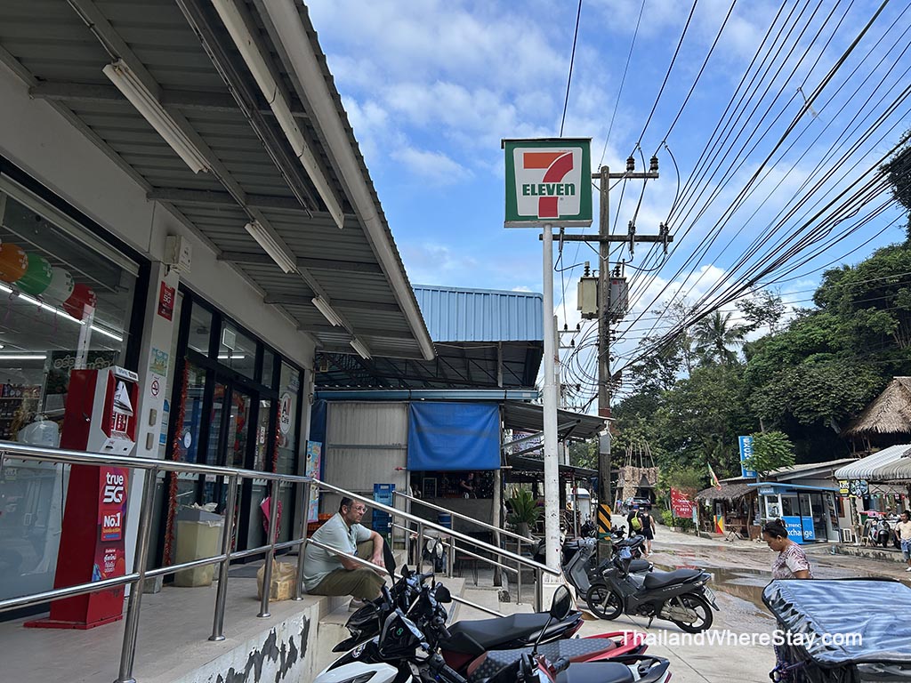 village at Thong Nai Pan Noi