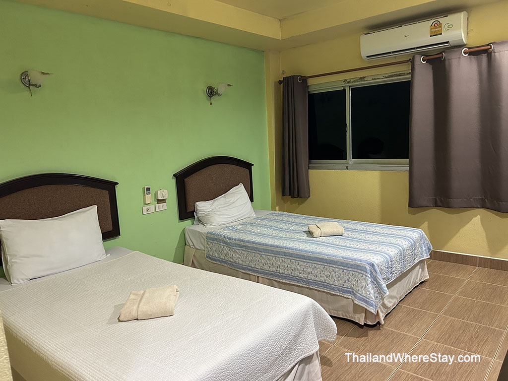 My toom at Ban To Guest House