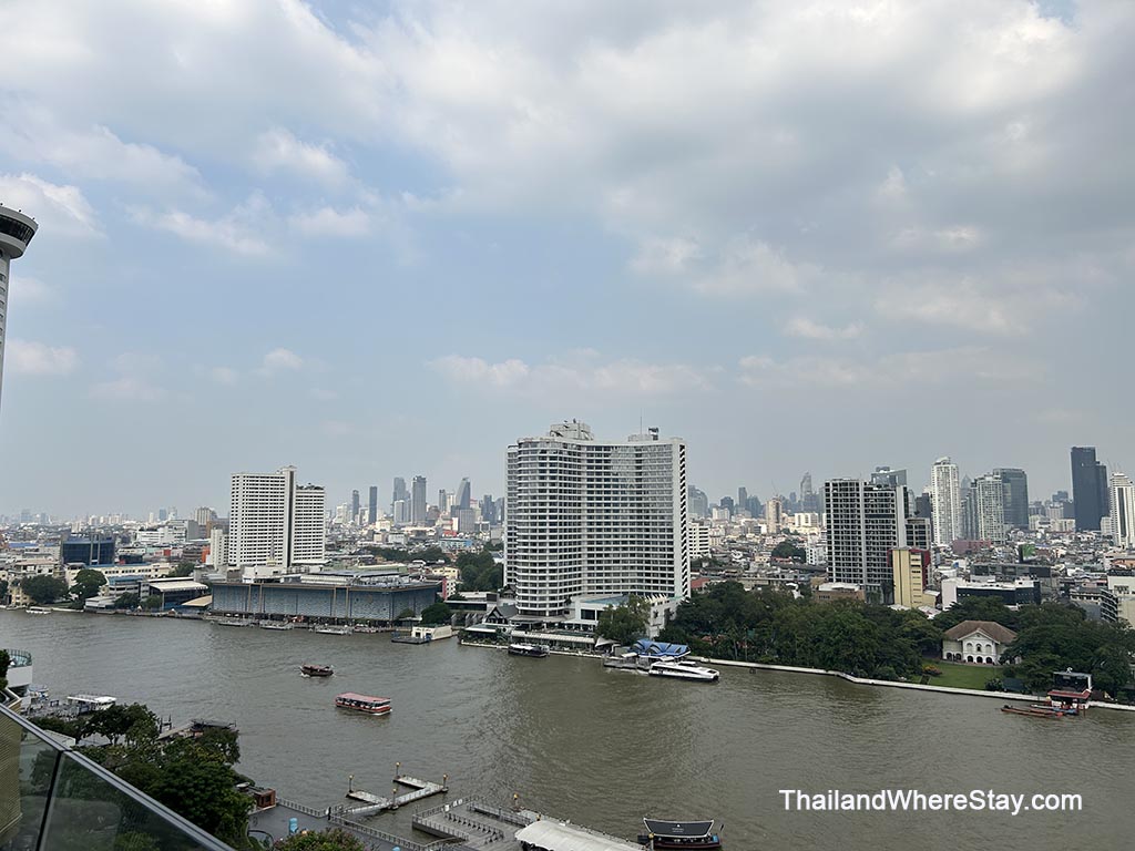 Bangkok Riverside vs Sukhumvit