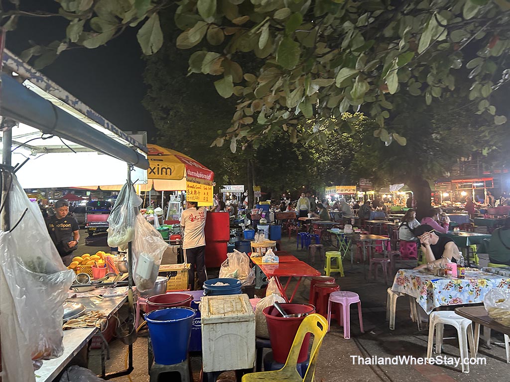 Chiang Mai Gate Night Market