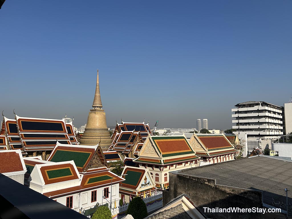 Temples near Khao San
