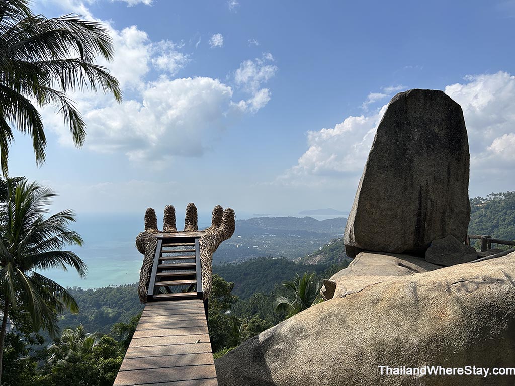 Overlap Stone 2 near Lamai