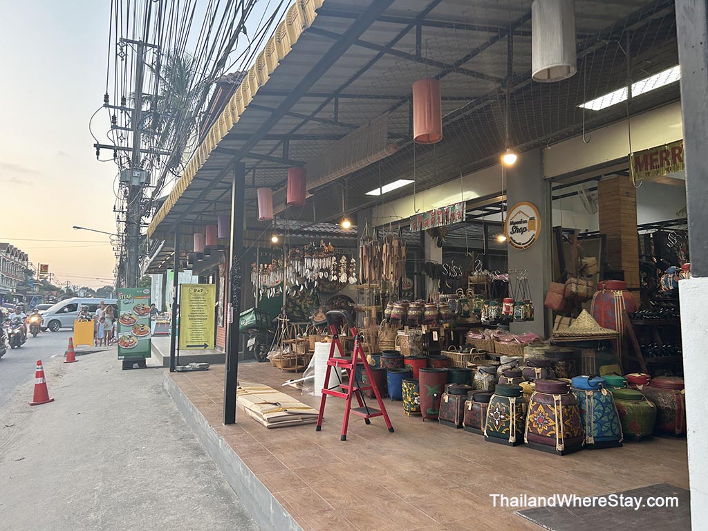 Shops Fisherman Village