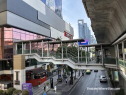 Sukhumvit vs Silom