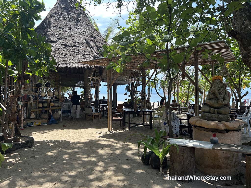 Beachfront restaurant Kantiang