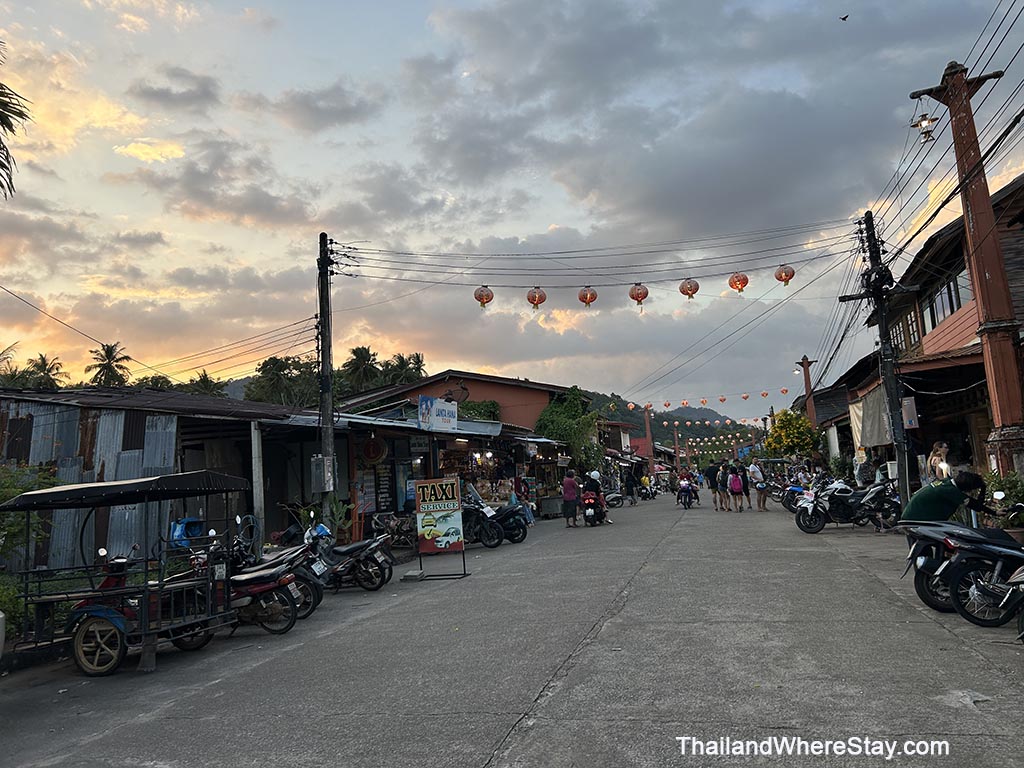 Lanta Old Town main street
