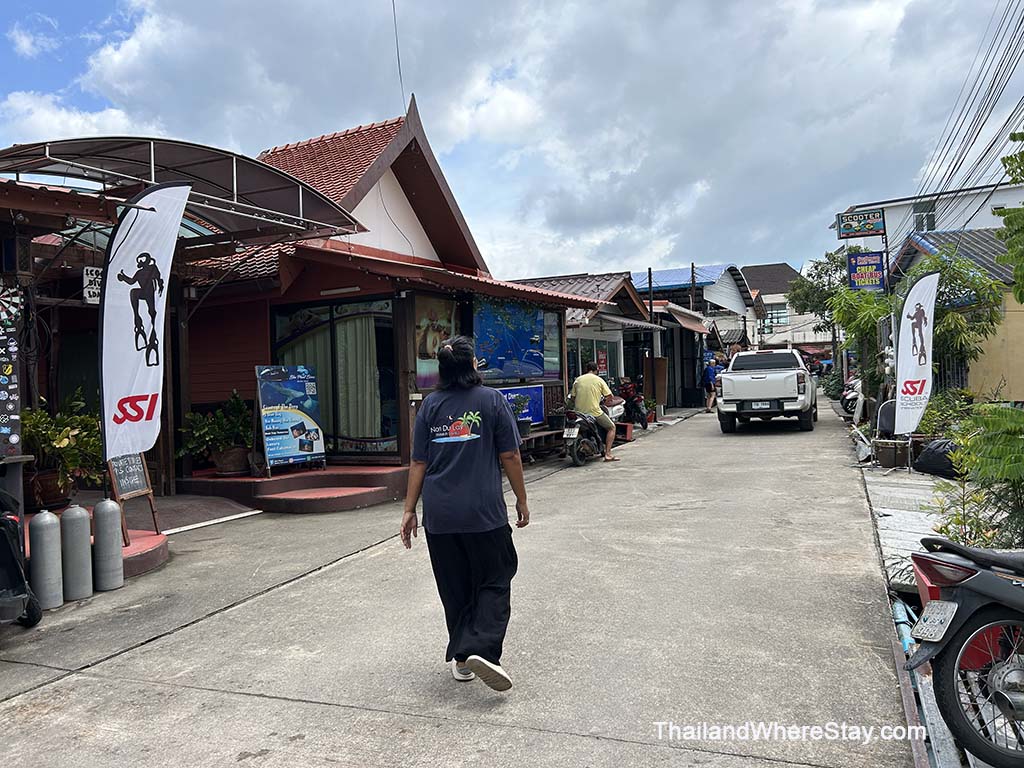 Sala Dan Pier street