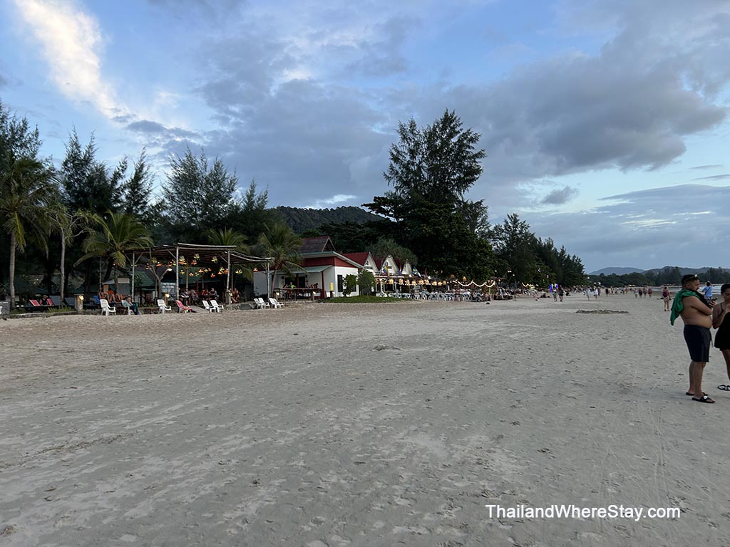 Beachfront restaurant Northen Klong Dao