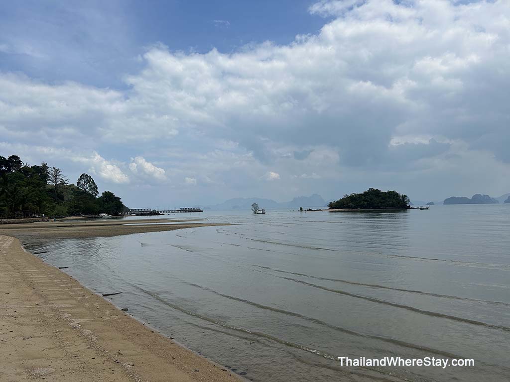 Middle Tha Khao Beach
