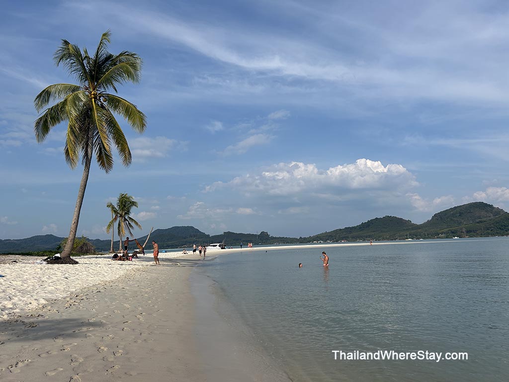 Laem Haad Beach high tide