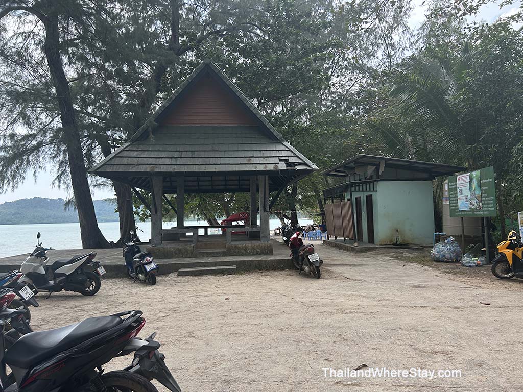 Parking area, and toilet Klong Son